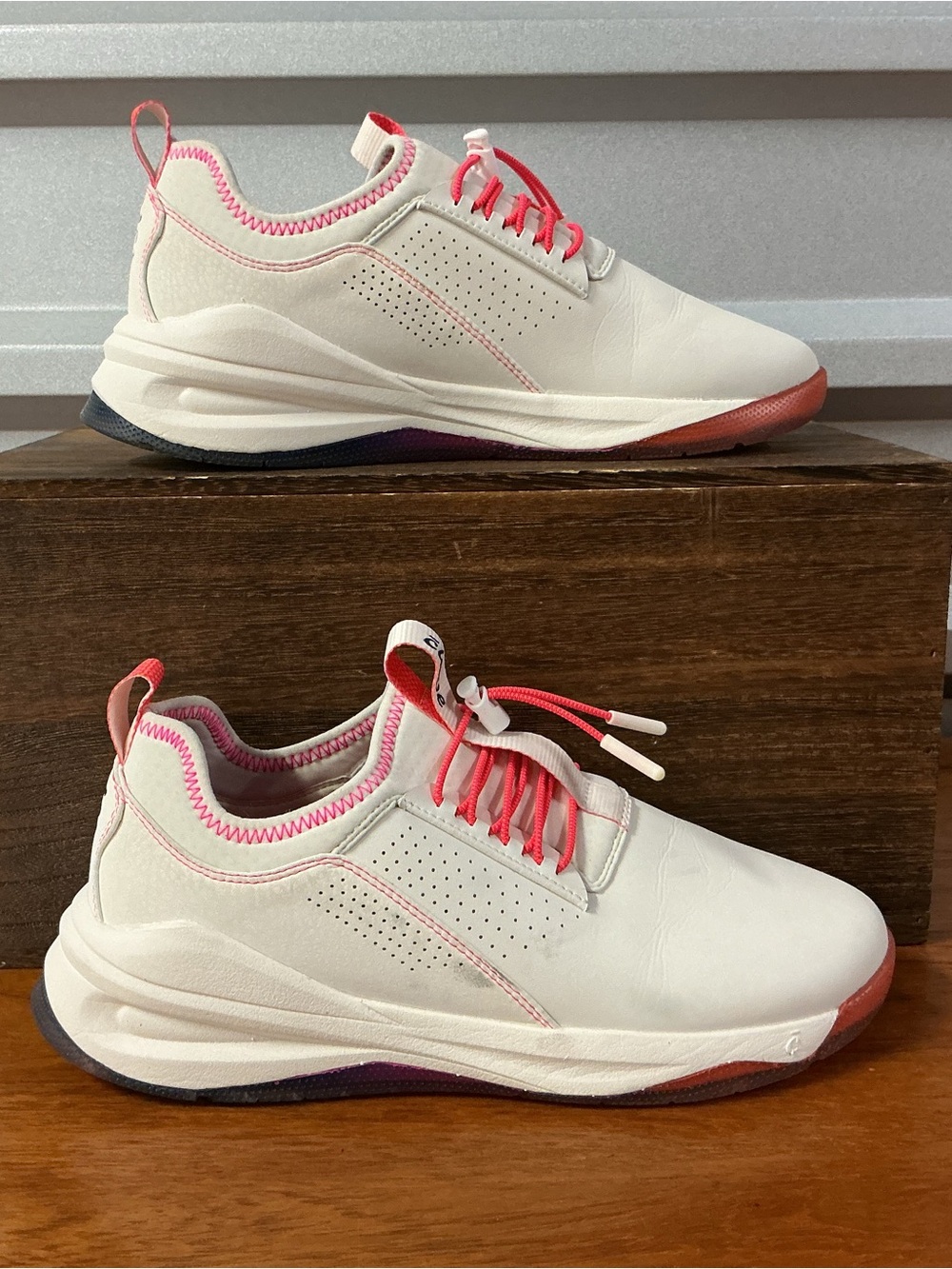 Clove Women Classic Core Healthcare Nursing Comfort Sneaker Shoe Size 8.5